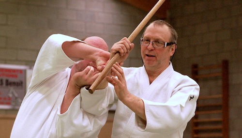 Die japanische Kampfkunst Tendoryu Aikido - Jos Vanroy und Daniel mit Bokken